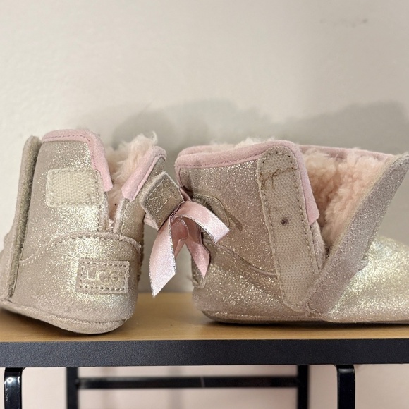 UGG Sparkly Gold Suede Kids Boots with Pink Bow & Lining - Picture 11 of 15